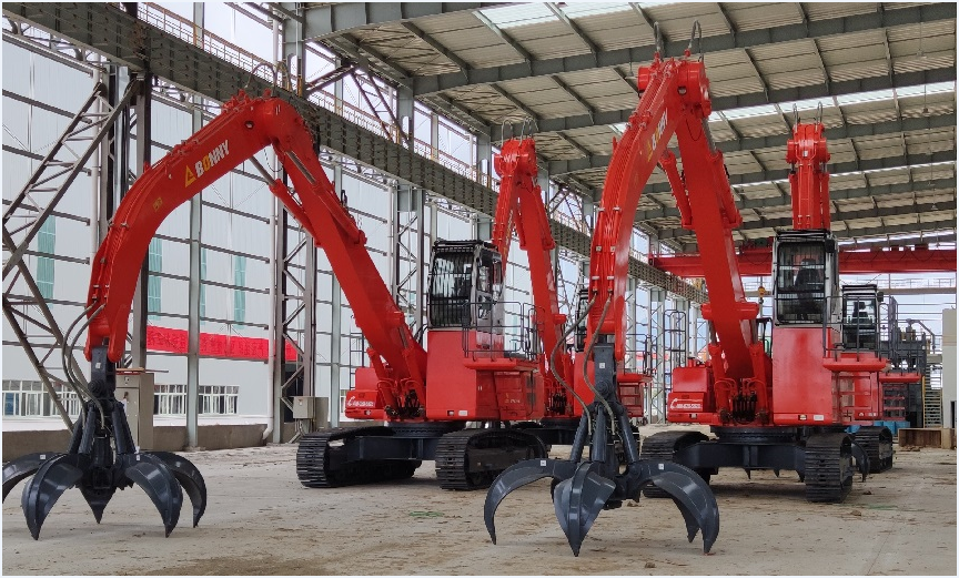 抓钢机 .jpg 抓钢机 .jpg