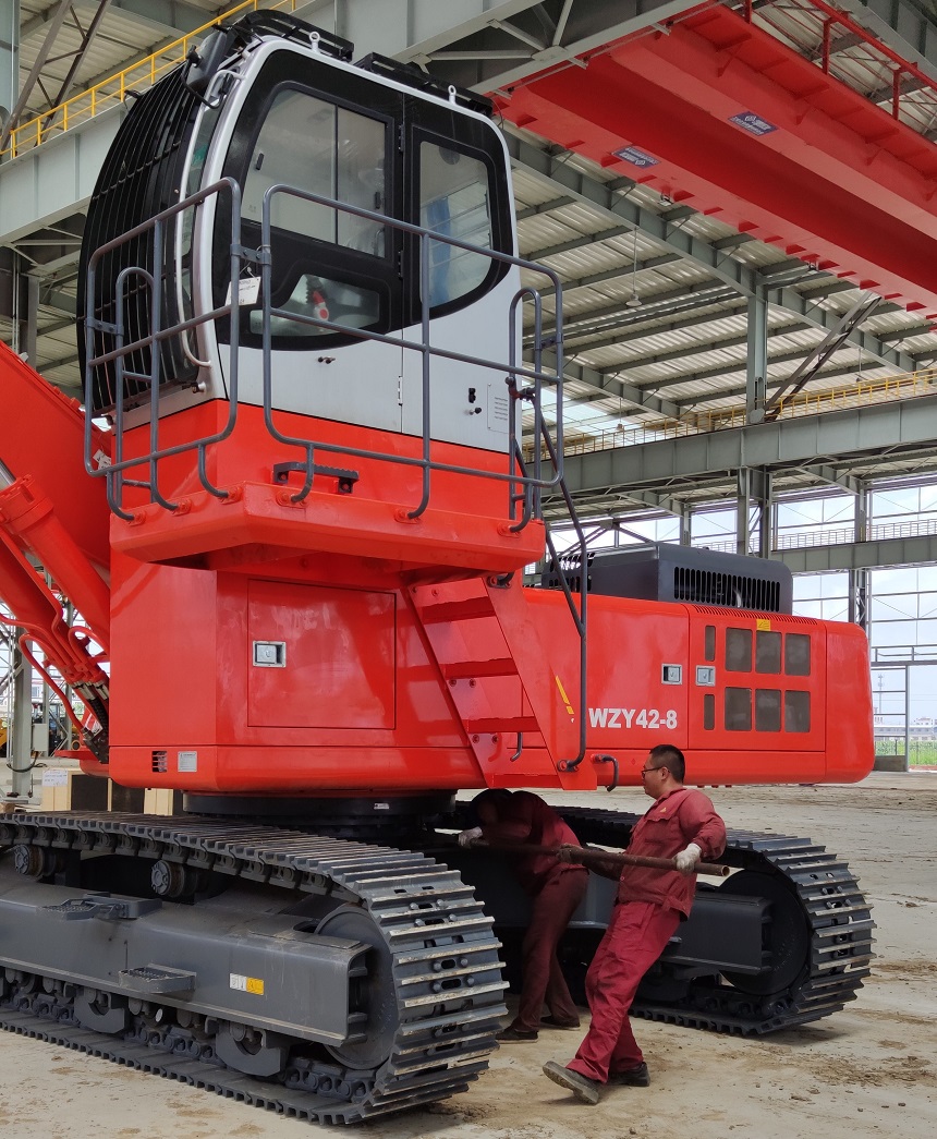 抓钢机安装.jpg 抓钢机安装.jpg