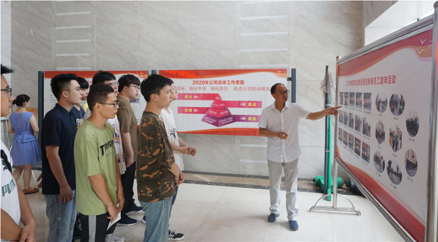 邦立重机新员工.jpg 邦立重机新员工.jpg