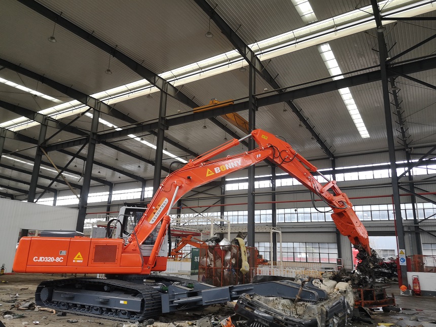 报废汽车拆解机.jpg 报废汽车拆解机.jpg