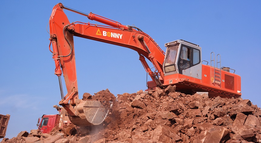 挖掘机.jpg 挖掘机.jpg