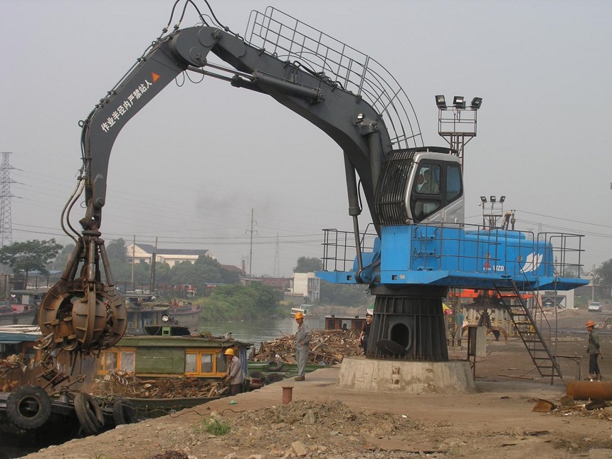 抓料机.jpg 抓料机.jpg