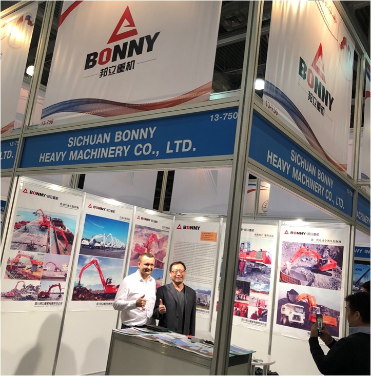 1531449205312109.jpg 挖掘机.jpg