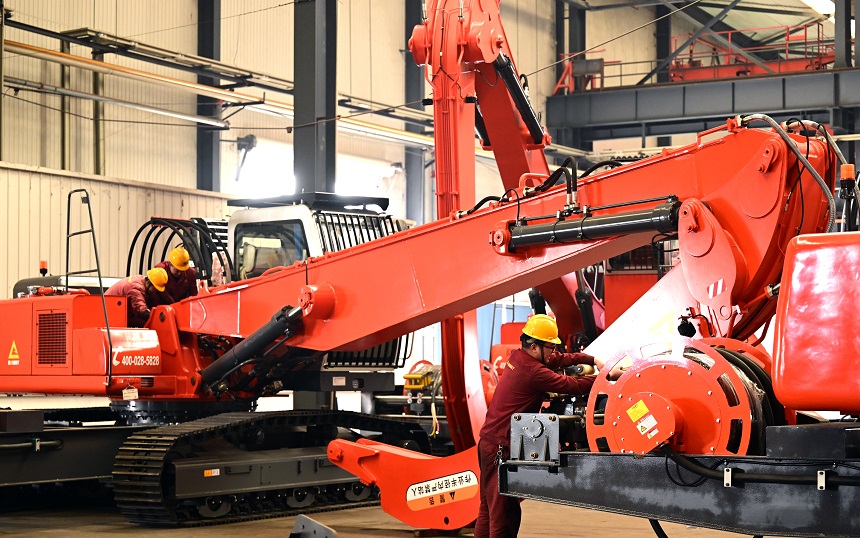 抓钢机.jpg 抓钢机.jpg